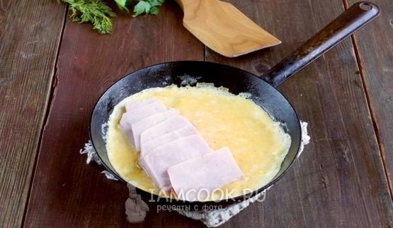 омлет с ветчиной