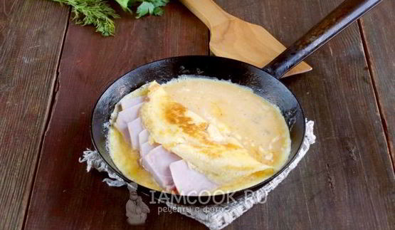 омлет с ветчиной