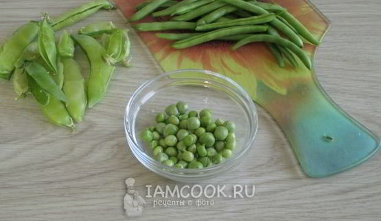 омлет с зеленым горошком и стручковой фасолью