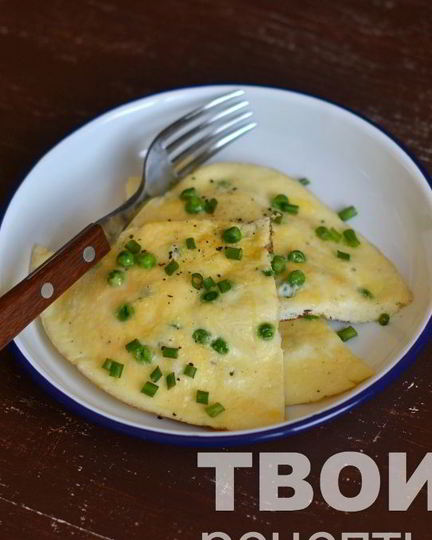 Рецепт омлета с зеленым горошком и сыром