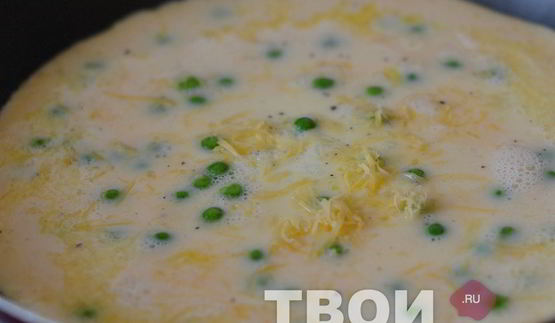 омлет с зеленым горошком и сыром