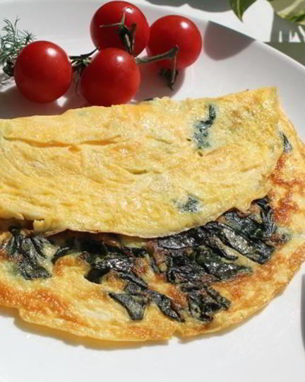 Рецепт омлета со шпинатом и сыром