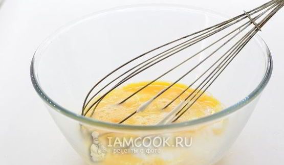 пышный омлет на сковороде