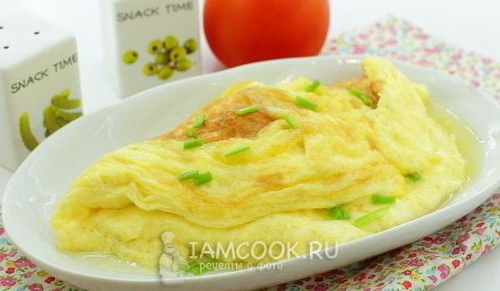 пышный омлет на сковороде