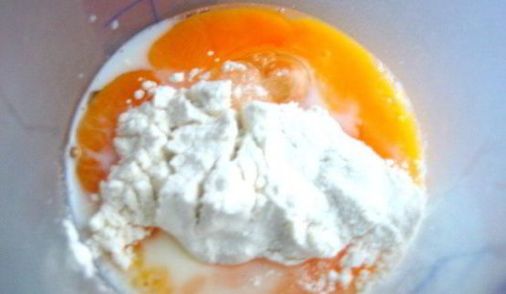 сладкий яблочный омлет