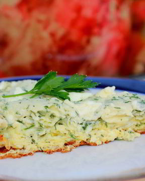 Взбитый омлет с сыром и зеленью