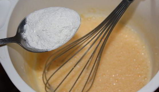 взбитый омлет с сыром и зеленью