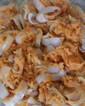 Отличная закуска из кальмаров и овощей