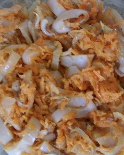 Рецепт отличной закуски из кальмаров и овощей