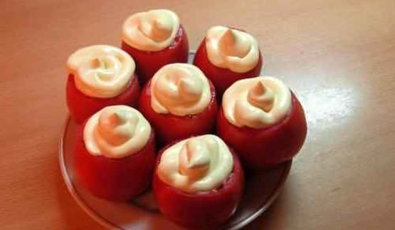 помидоры, фаршированные курицей