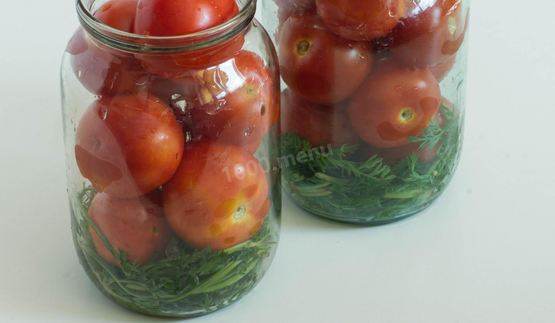 помидоры с морковной ботвой на литровую банку
