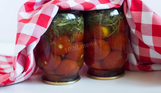 помидоры с морковной ботвой на литровую банку