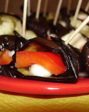 Баклажановые рулетики