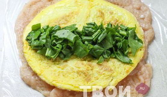 куриный рулет с омлетом