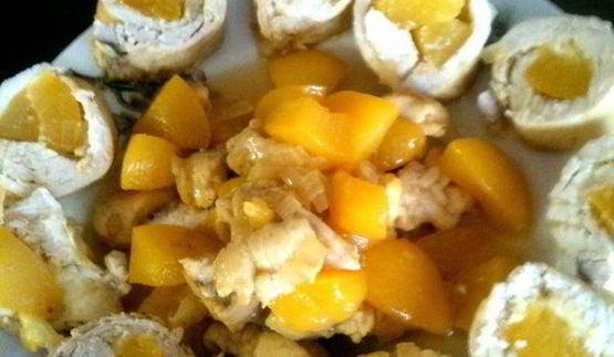 куриные рулетики с персиками