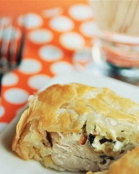 Куриные рулеты в слоеном тесте