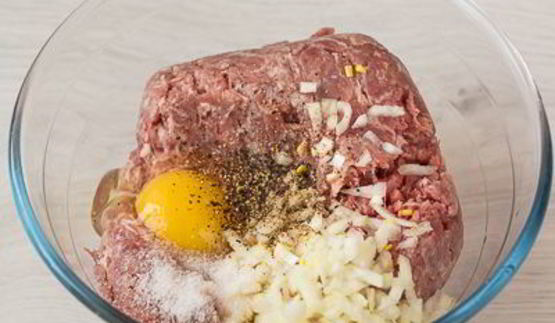 мясной рулет с брокколи и грибами