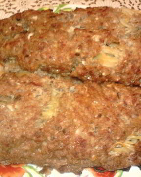 Мясной рулет с макаронами