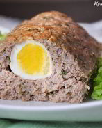 Мясной рулет с яйцом