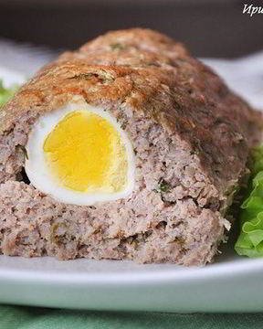 Мясной рулет с яйцом