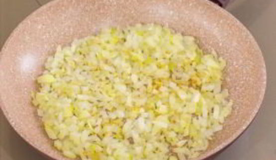 мясные рулетики с грибной начинкой