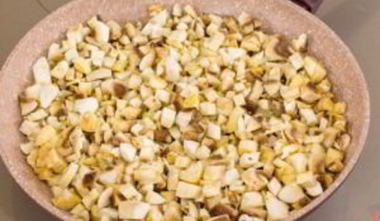 мясные рулетики с грибной начинкой