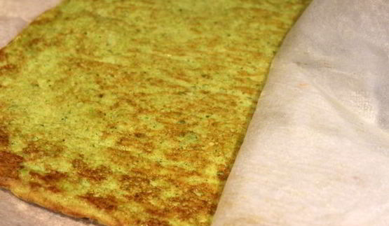 рулет из брокколи с форелью