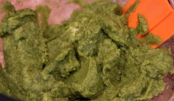 рулет из брокколи с форелью