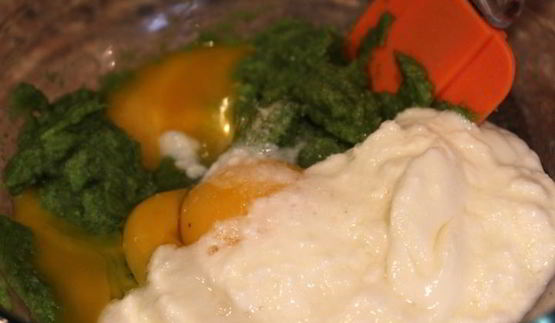 рулет из брокколи с форелью