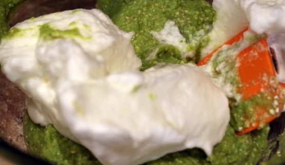 рулет из брокколи с форелью