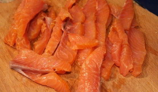 рулет из брокколи с форелью