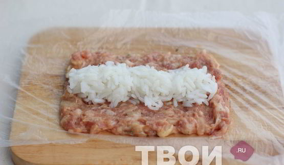рулет из фарша с рисом