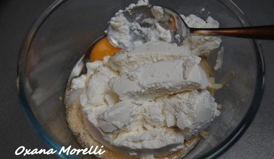 рулет из индейки с рикоттой под соусом сабайон