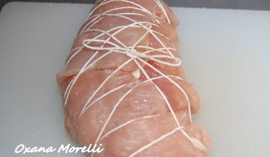 рулет из индейки с рикоттой под соусом сабайон