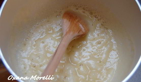 рулет из индейки с рикоттой под соусом сабайон