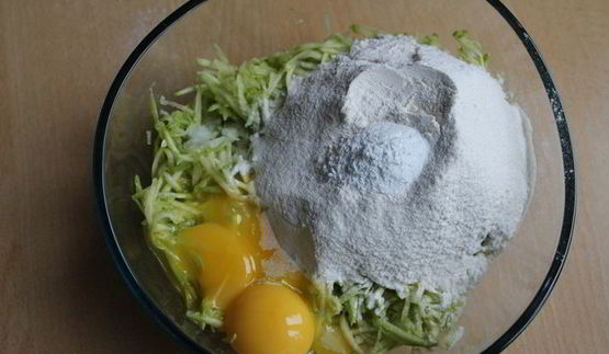 рулет из кабачков с начинкой