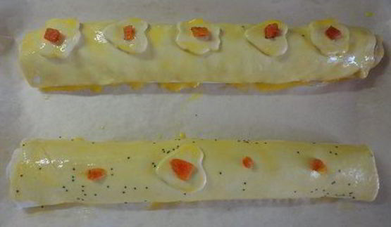 рулет с курагой и маком