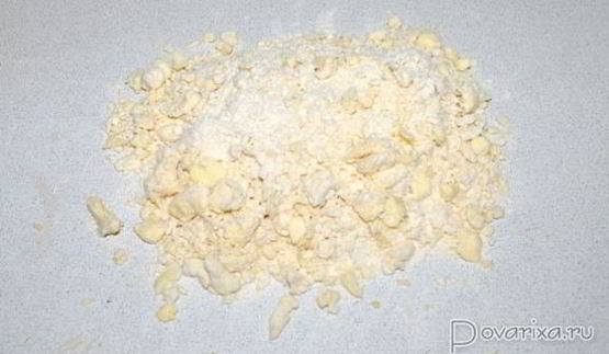 рулет с яблоками из творожного теста