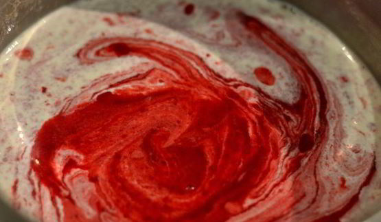 рулет вишня в белом шоколаде