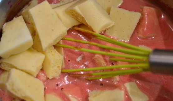 рулет вишня в белом шоколаде