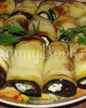 Рулетики из баклажанов с орехами и творогом