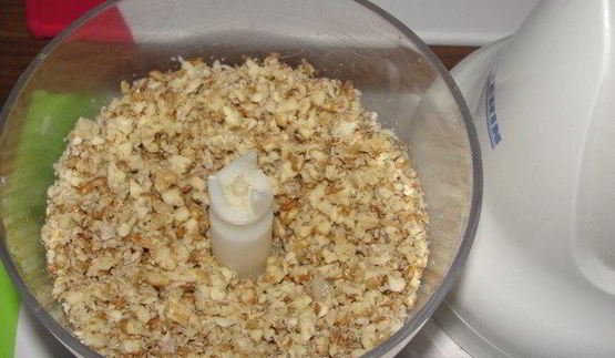 рулетики из баклажанов с орехами и творогом