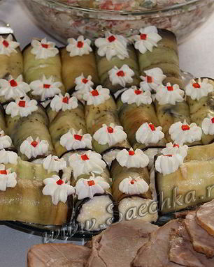 Рулетики из баклажанов