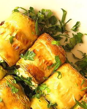 Рулетики из кабачков с сыром и чесноком