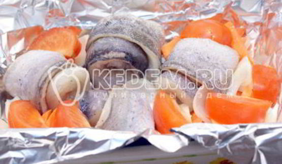 рулетики из рыбы запеченные с овощами