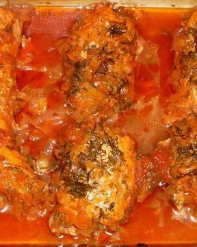 Рулетики из свинины в томатном соусе