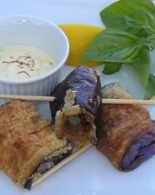 Рулетики из жареных баклажанов