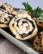 Рулетики с грибами и сыром