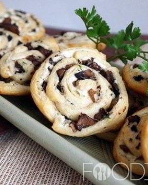 Рулетики с грибами и сыром