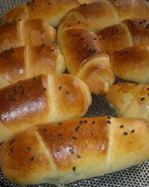 Рулетики с творогом и зеленью